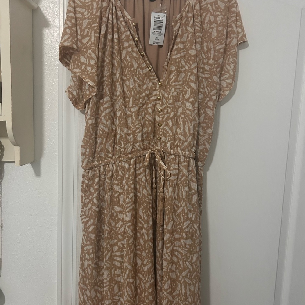 Elegant Beige Patterned Maxi Dress